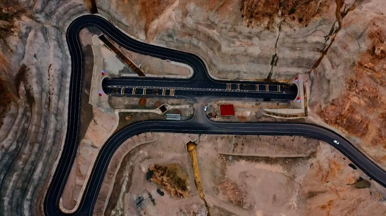Yusufeli yollarını 2 yılda 929 bin araç kullandı