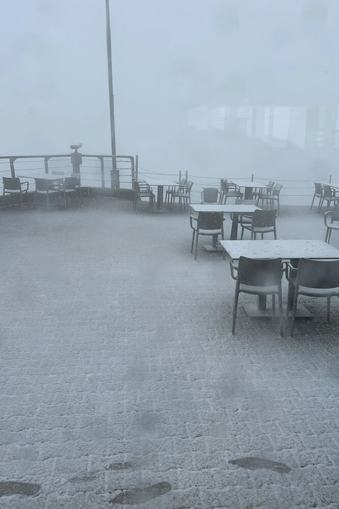 Antalya’ya kar yağdı