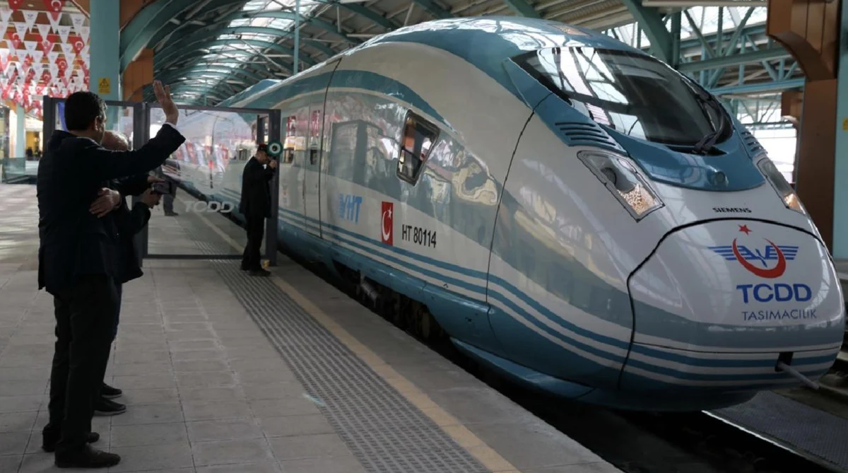 Öğretmenler Günü’ne Özel Tren İndirimi Başlıyor!