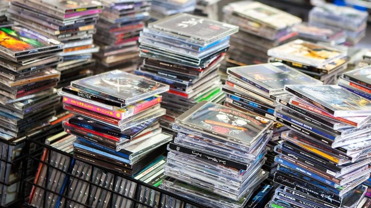 O CD’ler servet değerinde… Evinde olanlar yaşadı!