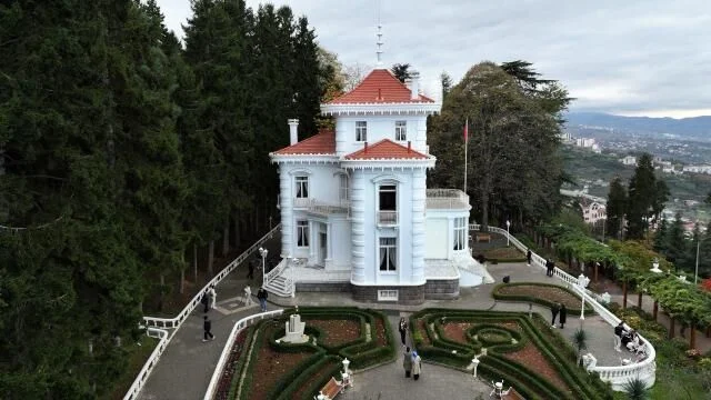 Atatürk Köşkü’ne ziyaretçi akını
