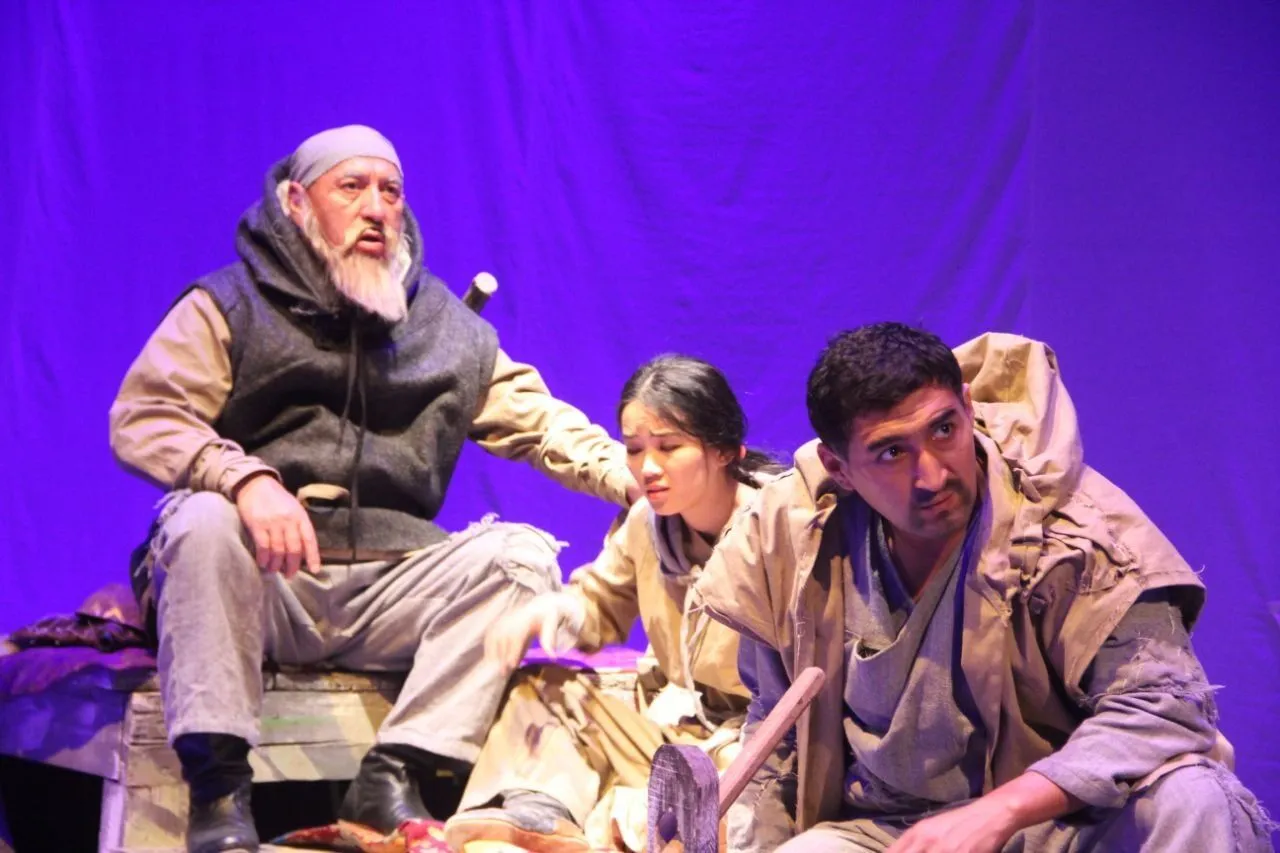 IX.Uluslararası Orta Asya Ülkeleri Tiyatro Festivalinde Aytmatov’un, “Lauvre Ördeği” adlı tiyatro oyunu sahnede