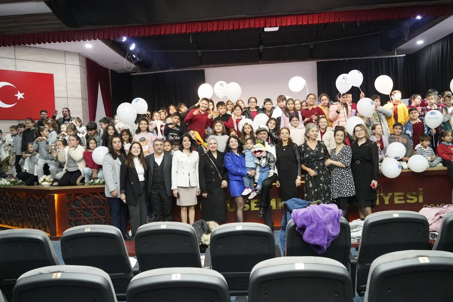 Manisalı Çocuklar Hem Haklarını Öğrendi Hem de Eğlendi