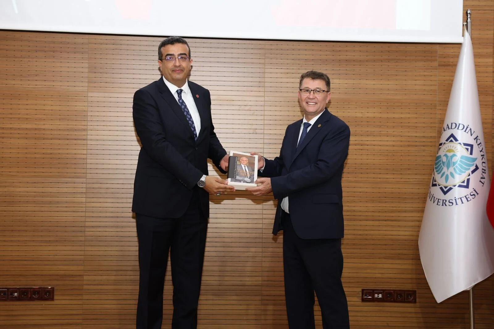 ALKÜ’lü Türkolog Prof. Dr. Aydemir’e TDK’da Önemli Görev