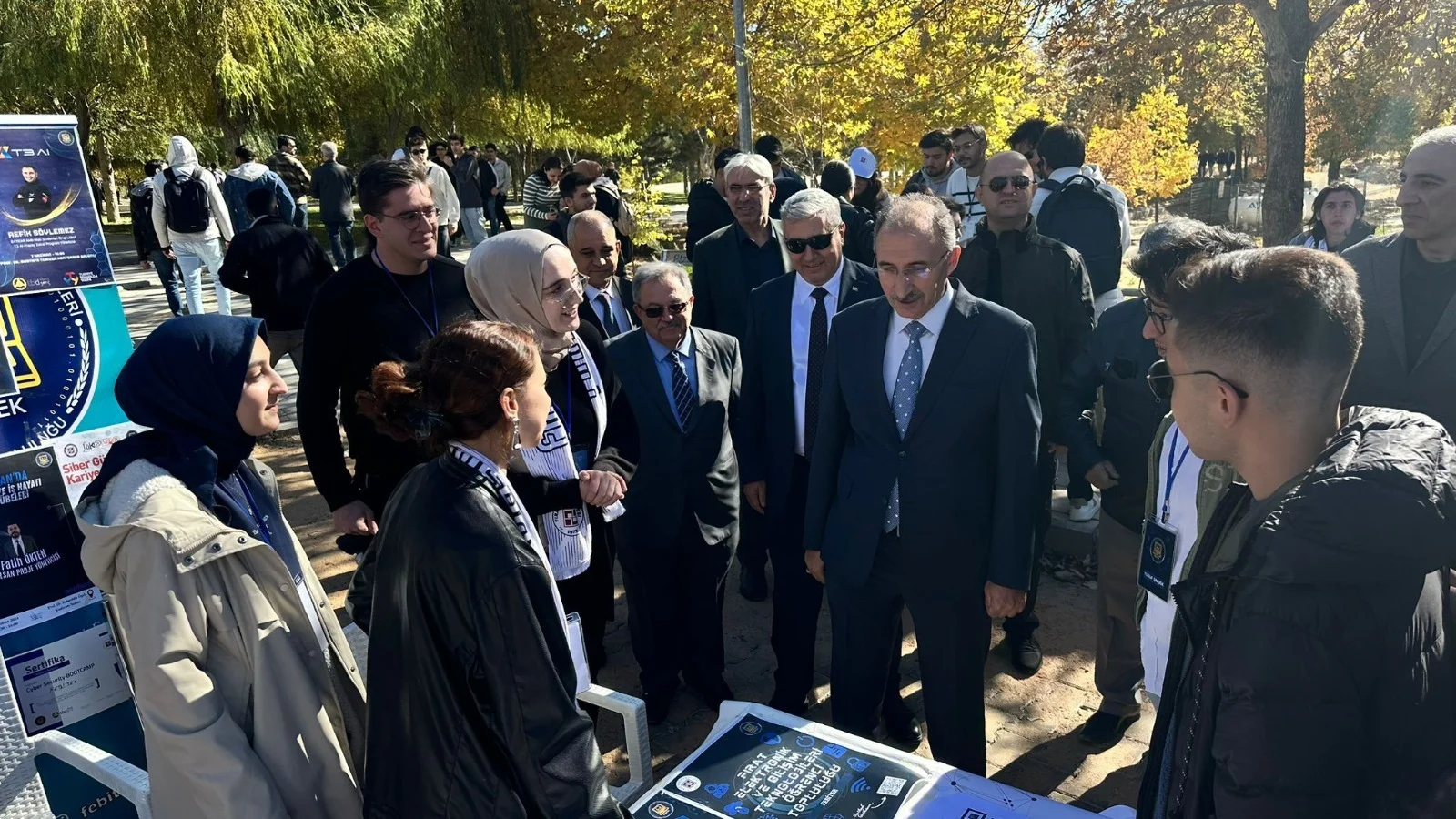 Fırat üniversitesi, “öğrenci toplulukları tanıtım günleri” etkinliği düzenledi.
