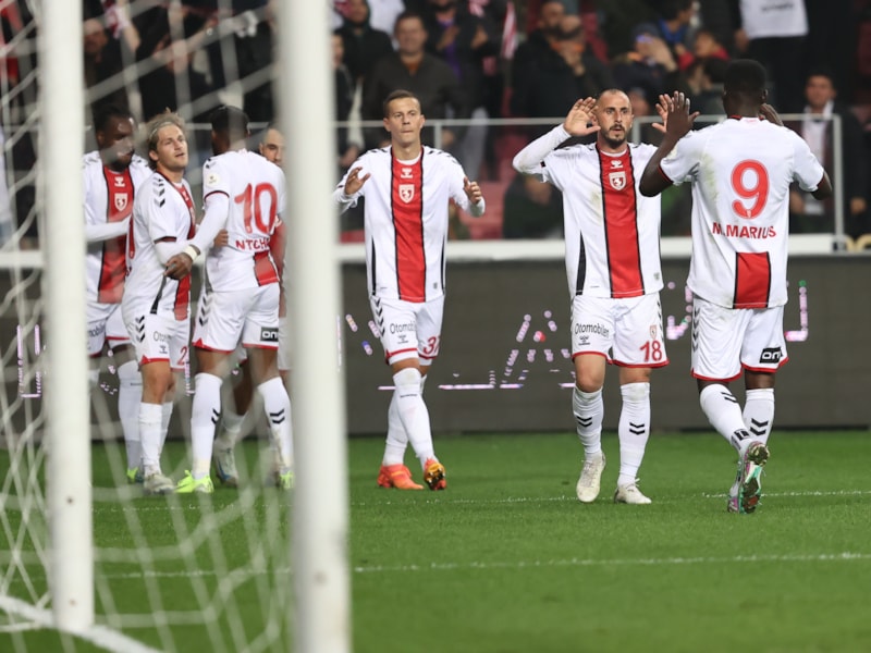 Samsunspor Antalyaspor’u devirdi yenilmezlik serisini sürdürdü
