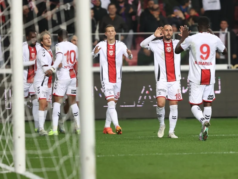 Samsunspor Antalyaspor’u devirdi yenilmezlik serisini sürdürdü