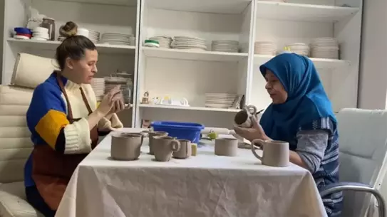 Anne-kız seramik atölyesi kurdu