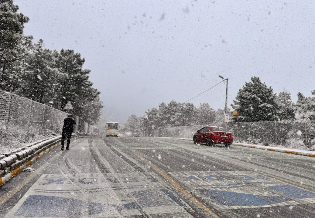 İstanbul’a mevsimin ilk karı düştü!