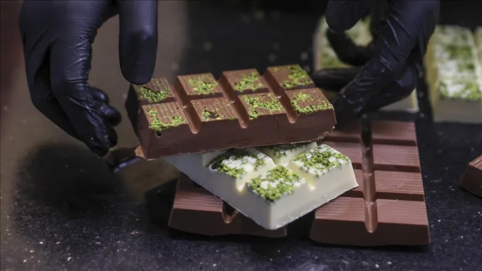 Bolu’da bir günde 45 ton üretilen Dubai çikolatası yok satıyor