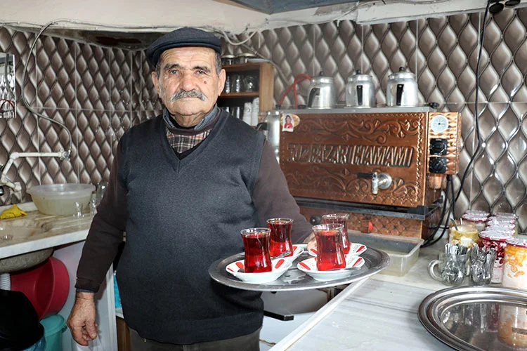 Çayın demi Sebahattin amca ve Sultan teyzeden soruluyor