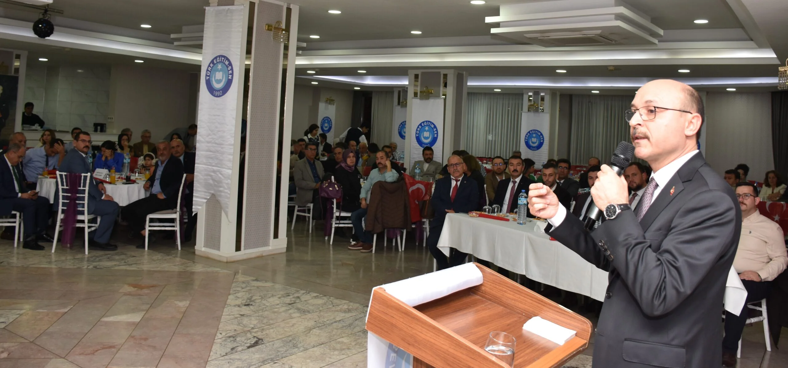 Antalya Türk Eğitim-Sen’den Ahde Vefa Gecesi