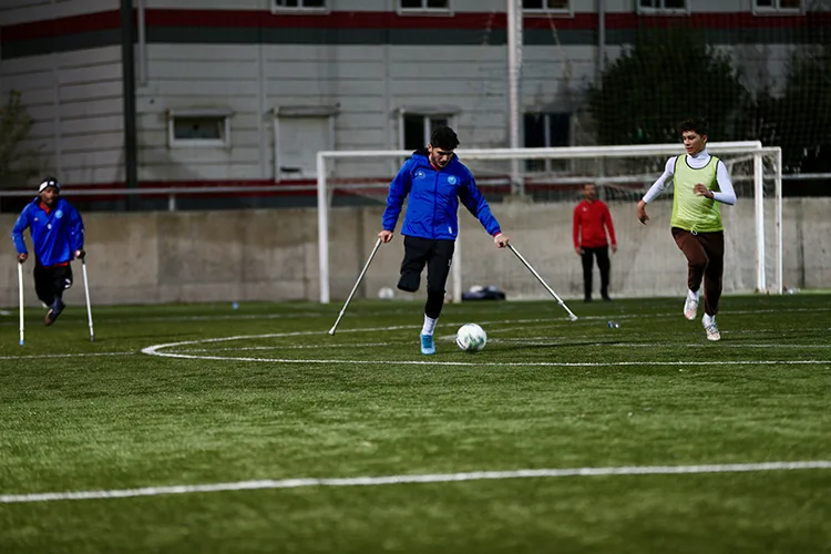 Gebze Belediyesi Ampute Futbol Takımı, geleceğin sporcularını yetiştiriyor