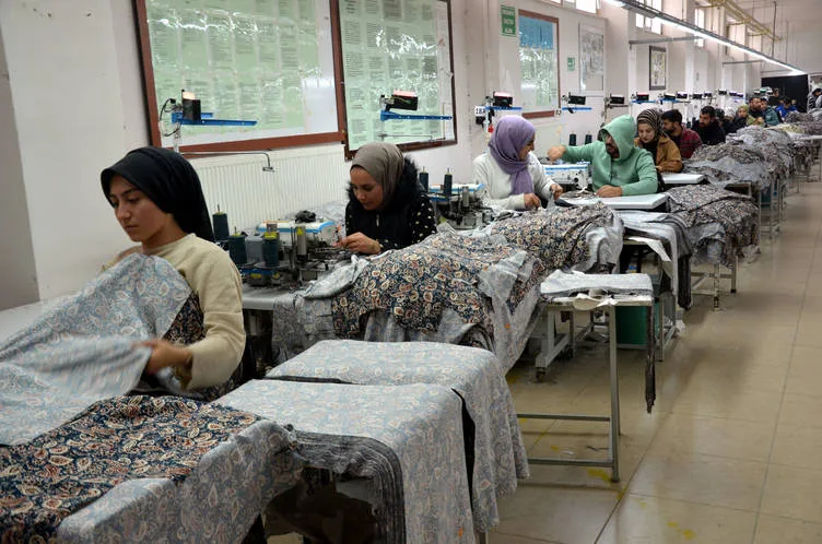 Muş’ta devlet desteğiyle kurulan tekstil fabrikaları binlerce kişiye iş kapısı oldu