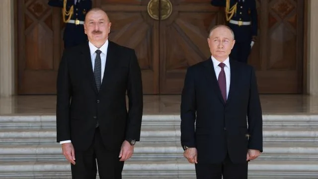 Putin Aliyev’den özür diledi