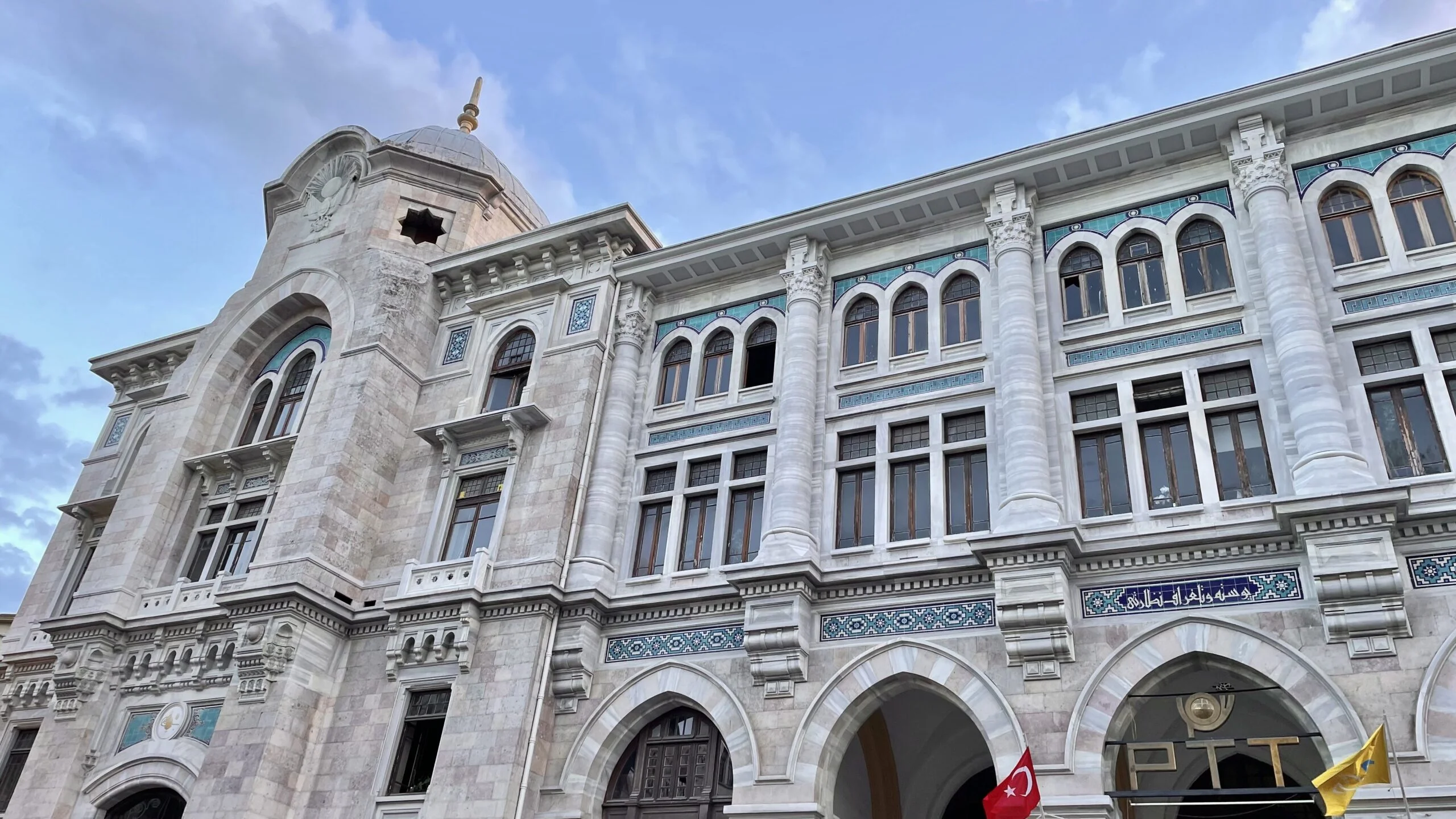 115 Yıllık Tarihi İle İstanbul’un Sembol Binalarından Büyük Postane