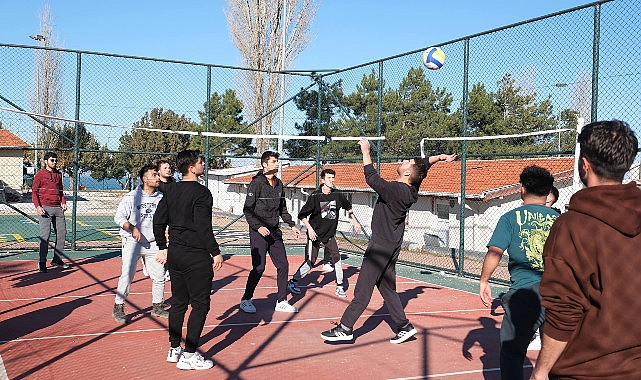 Üniversite Öğrencileri Genç Kültür Kart’ın Beyşehir’deki Kampında Stres Attı