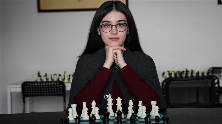 4 yaşında bilgisayardan öğrendiği satrançta 200’ü aşkın madalya kazandı