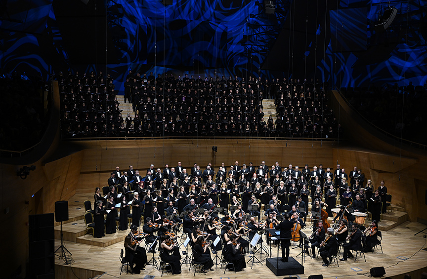 Devlet Çoksesli Korosu, “Dünya Koro Günü”nde 400 kişiyle sahne aldı