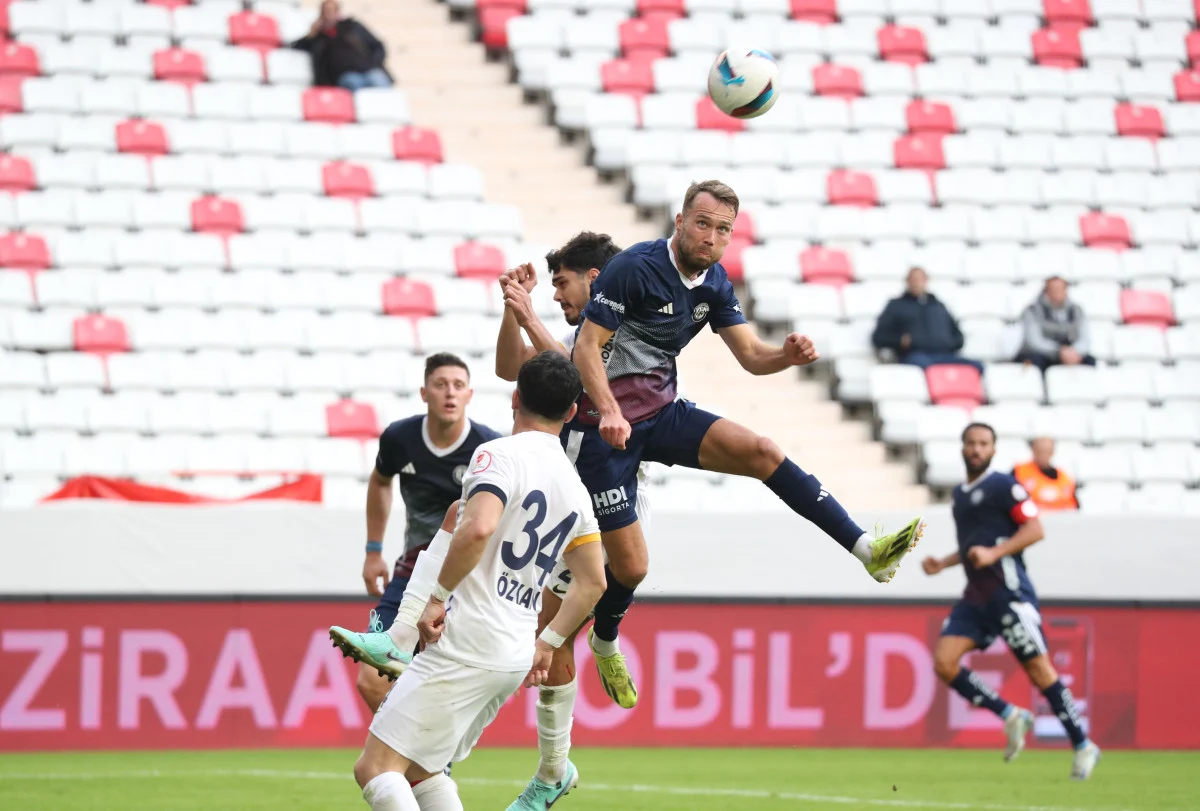 Antalyaspor, Küçükçekmece Sinopspor’u kupanın dışına itti