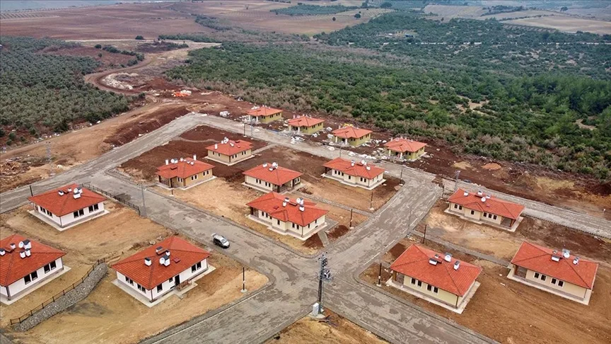Osmaniye’de inşa edilen köy evleri depremzedelere teslim ediliyor