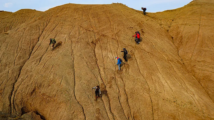 Iğdır’ın kışa renk katan doğal harikası Gökkuşağı Tepeleri