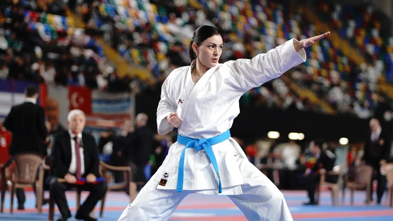 Sinem Özkan, Boğaziçi Karate Şampiyonası’nda Şampiyon Oldu