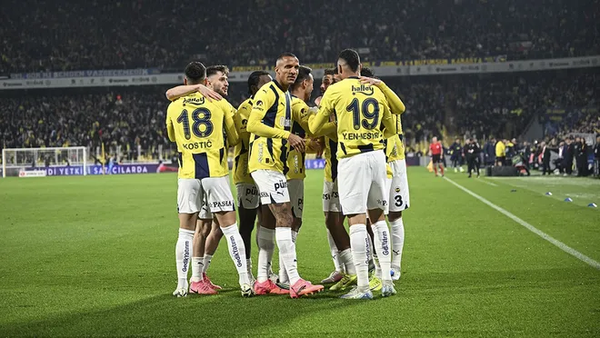 Fenerbahçe Gaziantep FK’yi 3-1 mağlup etti ve puan farkını 3’e düşürdü