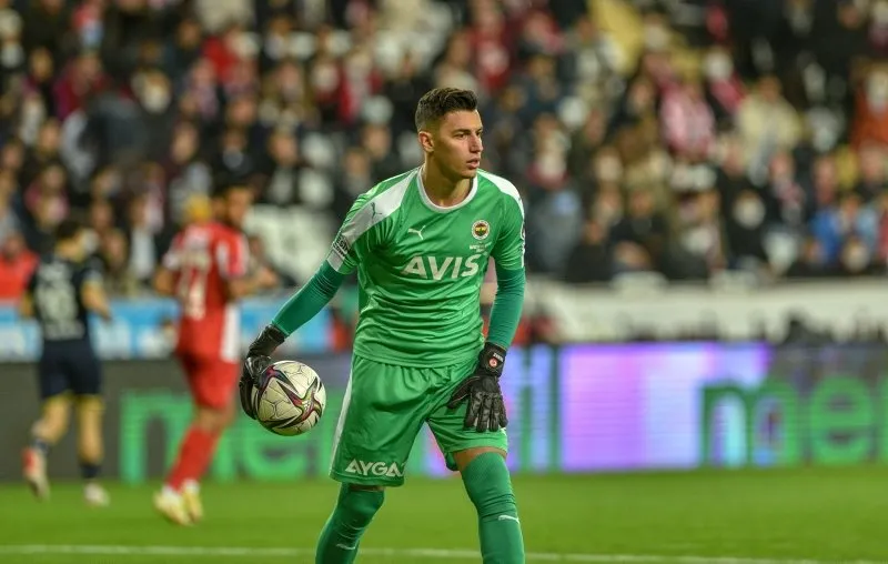 Süper Lig’de ilk yarının en iyi 11’i belli oldu…Bu yıl Türk kaleci, Musleranın en iyi kaleci unvanını elinden aldı!