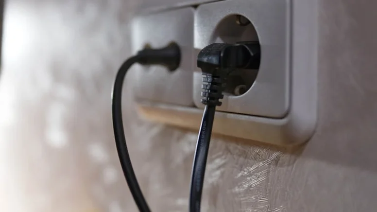 İtfaiyecilere göre yatmadan önce fişini çekmeniz gereken tek cihaz: Ne televizyon ne de telefon şarjı