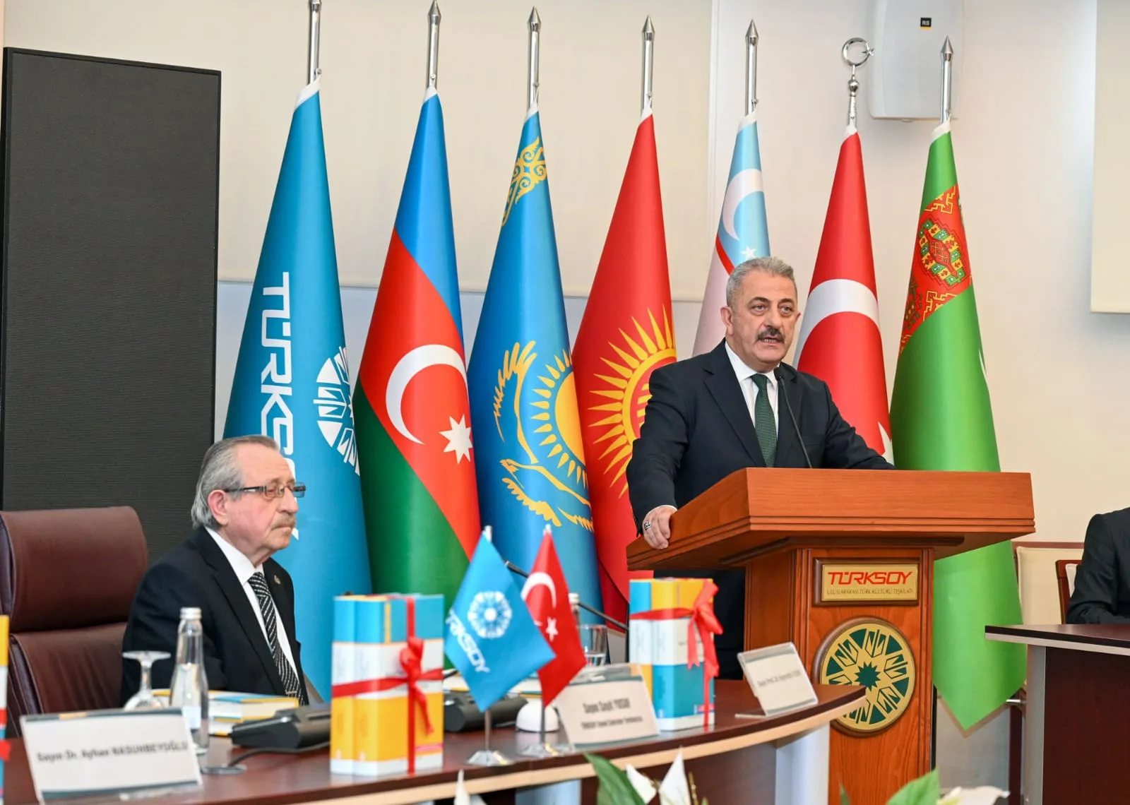 Kazak Türkçesi-Türkiye Türkçesi Sözlüğünün Tanıtım Toplantısı TÜRKSOY’da Yapıldı