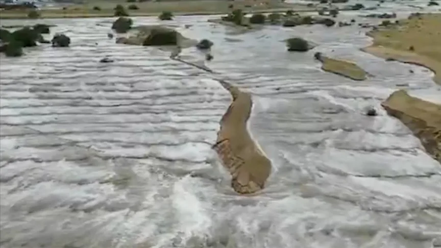 Mekke’de şiddetli yağış sel felaketine yol açtı