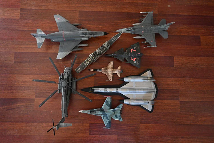 Hava araçlarına hayranlığıyla başlayan hobisi 219 parçalık koleksiyona dönüştü