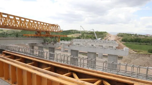 Deprem bölgesine yönelik yatırımlar hız kesmeyecek