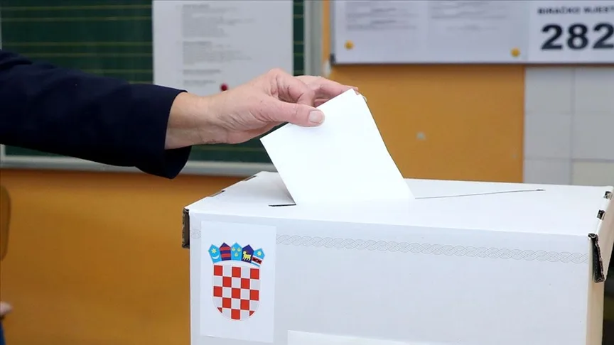 Hırvatistan’da halk, cumhurbaşkanını belirleyecek ikinci tur için sandık başına gidiyor