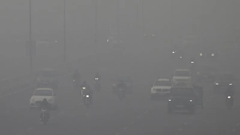 Hindistan’da hava kirliliği: Delhi’de hibrit eğitime geçiliyor