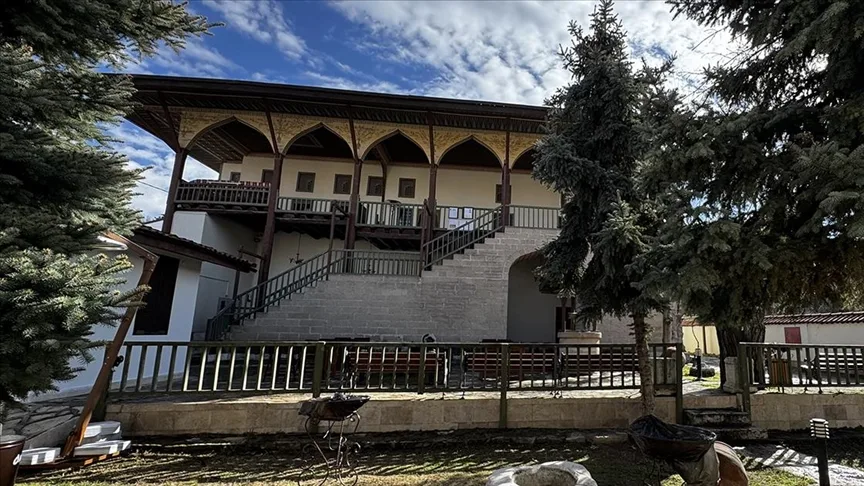 Burdur’un tarihi konakları ziyaretçilerini geçmişte yolculuğa çıkarıyor