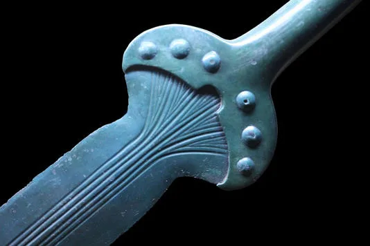 Arkeoloji Öğrencisi Bir Manastırda Gizlenmiş 5000 Yıllık Kılıcı Buldu