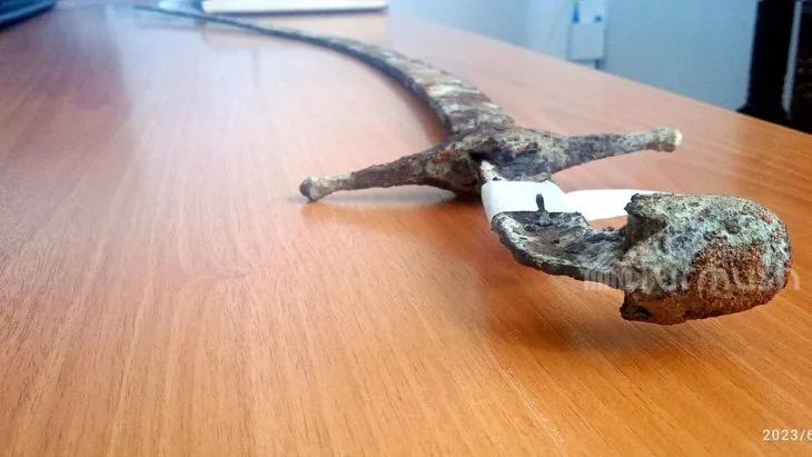 Kırgızistan’da Keşfedilen Nadir Bir Antik Kılıç