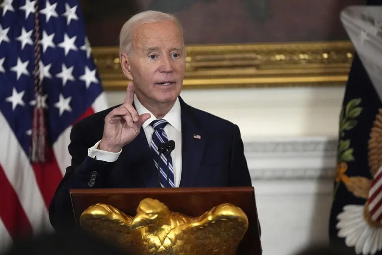 Biden yaklaşık 1 milyon göçmenin geçici statüsünü uzattı