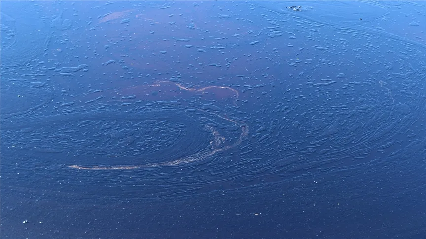 Rusya: Kerç’teki tanker kazalarında yaklaşık 2 bin 400 ton petrol denize sızdı