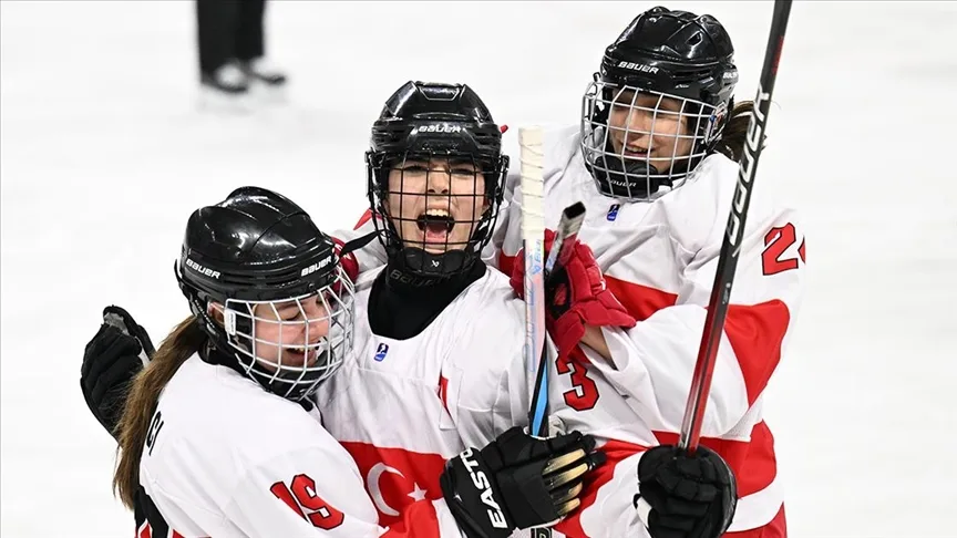 Kadınlar 18 Yaş Altı Buz Hokeyi Dünya Şampiyonası’nda Türkiye yoluna yenilgisiz devam ediyor
