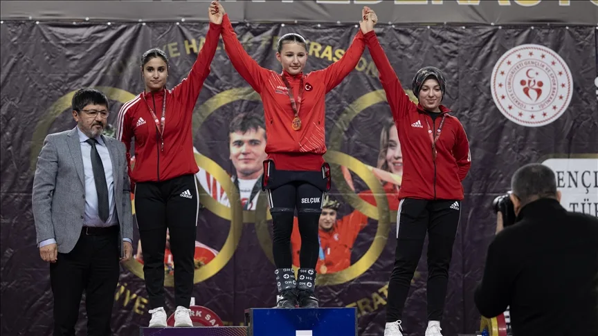 Gençler ve Büyükler Türkiye Halter Şampiyonası’nın açılış töreni gerçekleştirildi