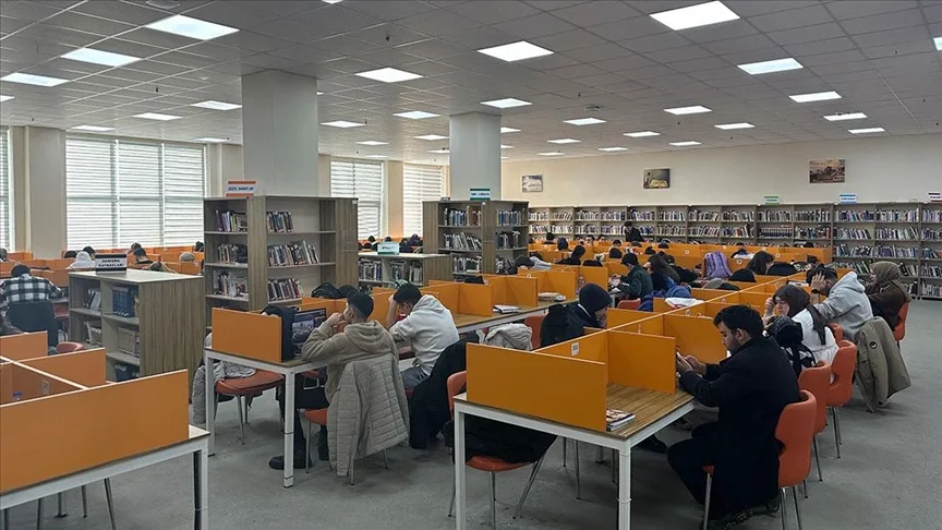 Erzurum’un modern kütüphanesi 2024’te 812 bin okuyucu ağırladı