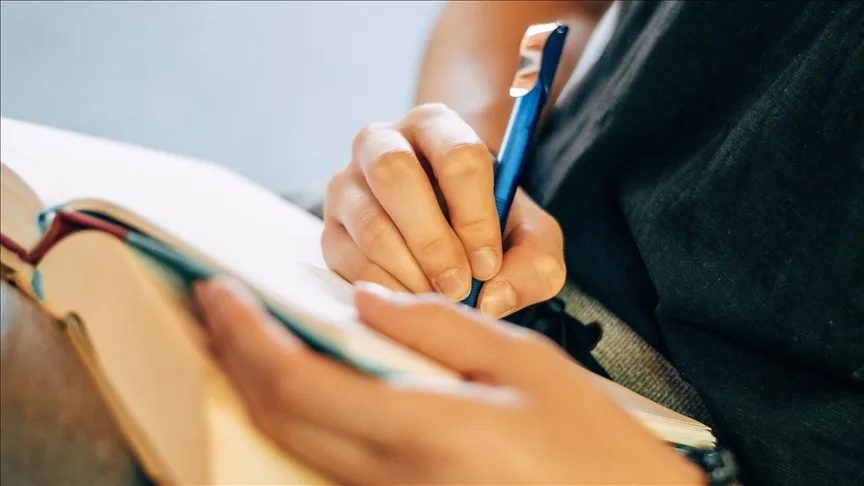 El yazısı pratiğinin azalması dil ve hafızayı zayıflatabiliyor