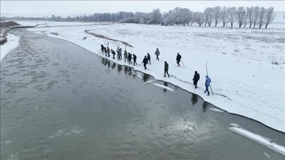 Ağrı’da buzlu nehirde sıra dışı balık avı
