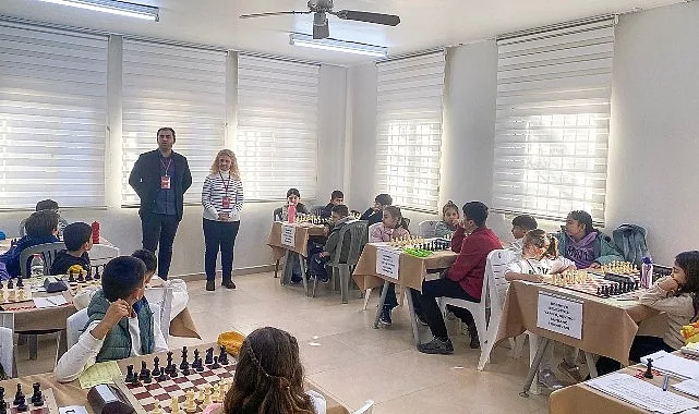 Bornova’da genç zihinler satrançla buluşuyor