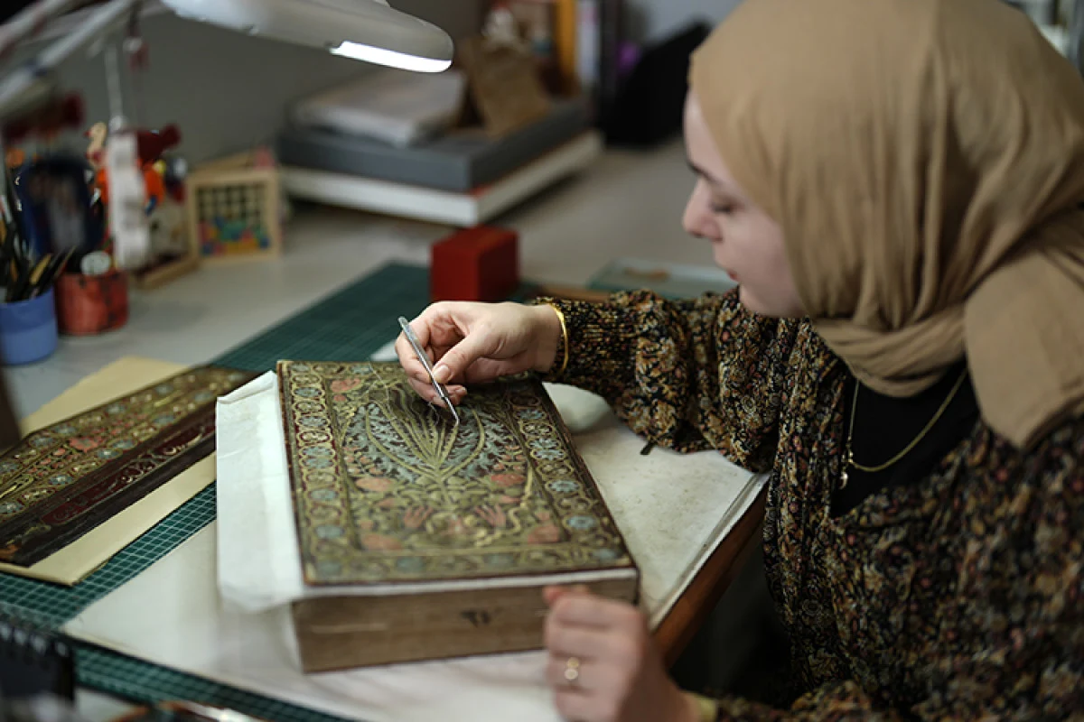 Geçmişi 800 yıla kadar uzanan yazma eserler Kitap Şifahanesi’nde restore ediliyor