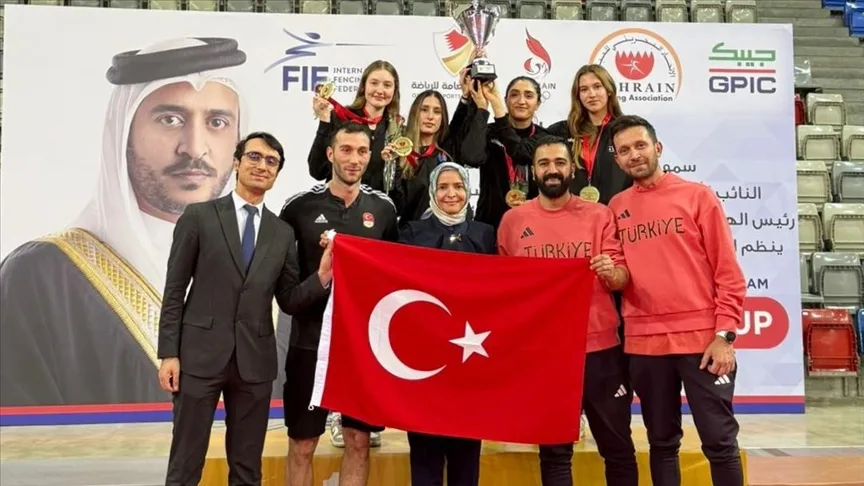 Eskrimde Genç Kadın Epe Milli Takımı, Bahreyn’de altın madalya kazandı