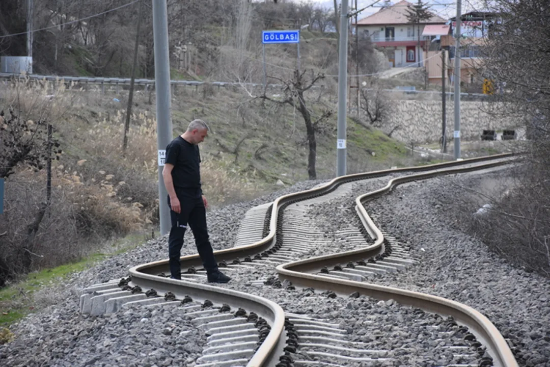 Doğu Anadolu’yu Akdeniz’e bağlayan Gölbaşı demir yolu hattı Mayıs sonunda açılıyor